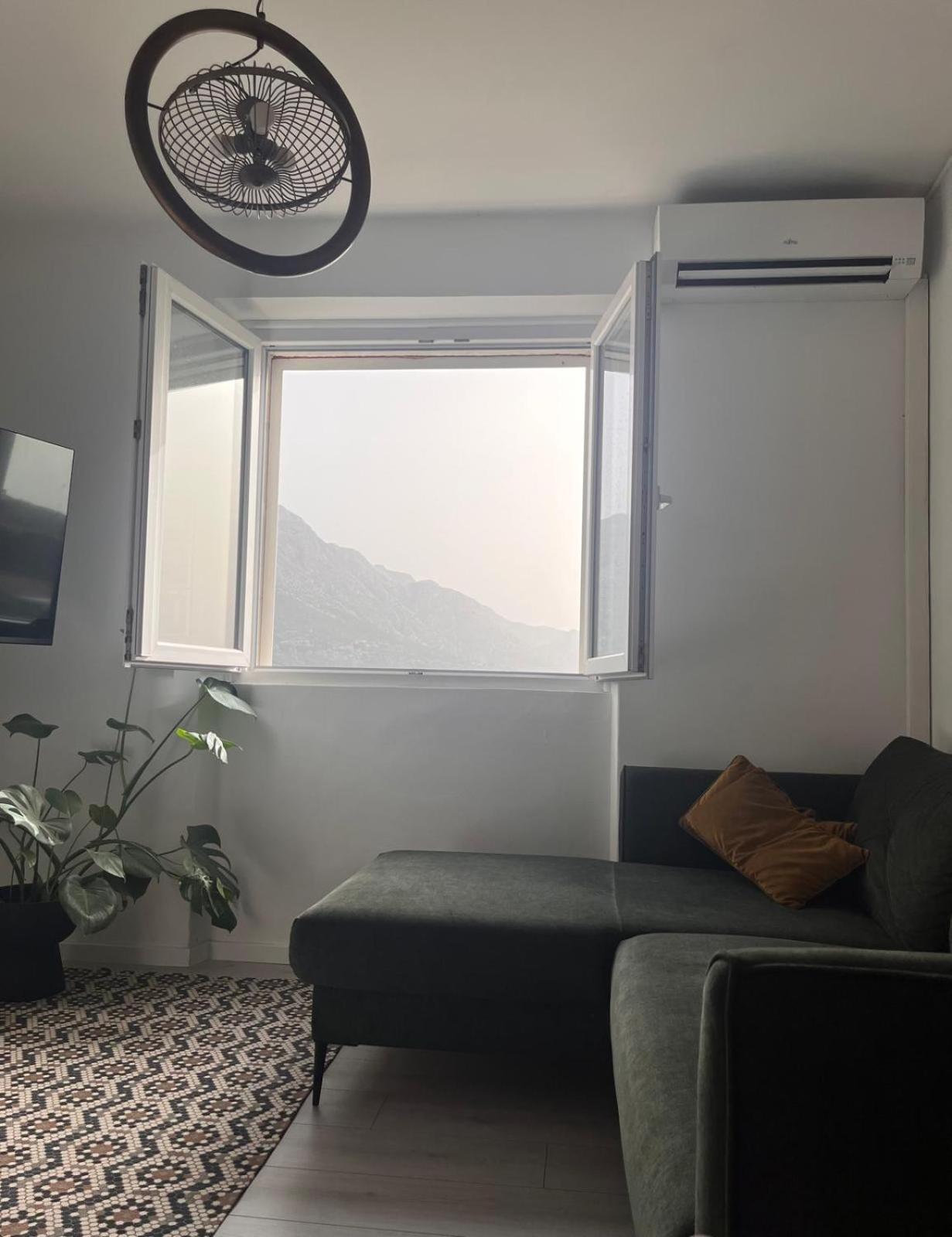 Apartment Eva กอร์จูลา ภายนอก รูปภาพ