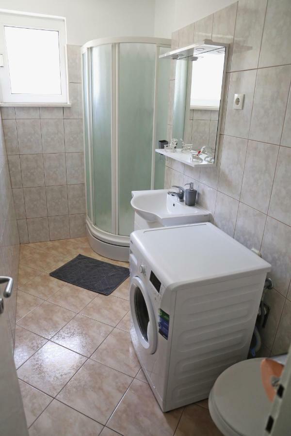Apartment Eva กอร์จูลา ภายนอก รูปภาพ